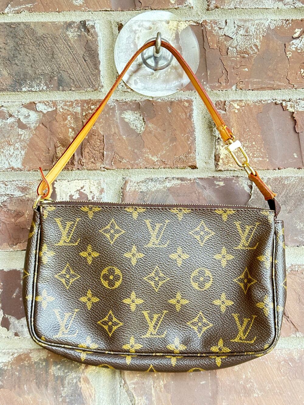 Louis Vuitton Pochette Accessoires Monogram 10125
